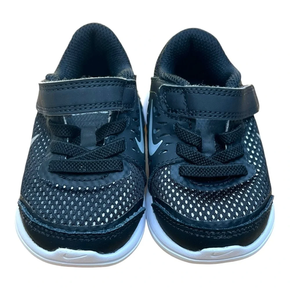 Nike Kids Black Mesh Sneakers with White Sole - Size